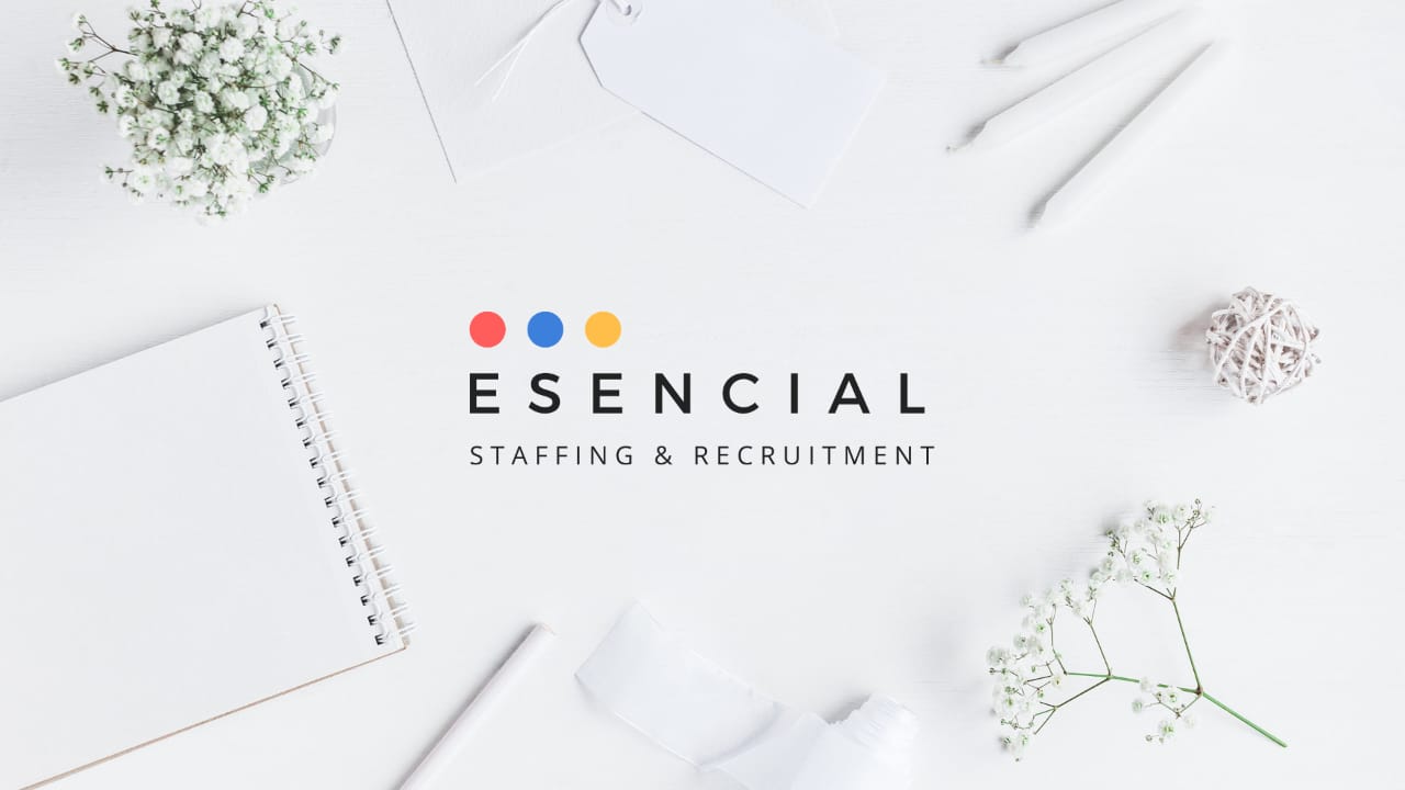 Logo Esencial Staff